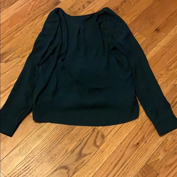 Comfortable green blouse - Picture 3 of 3